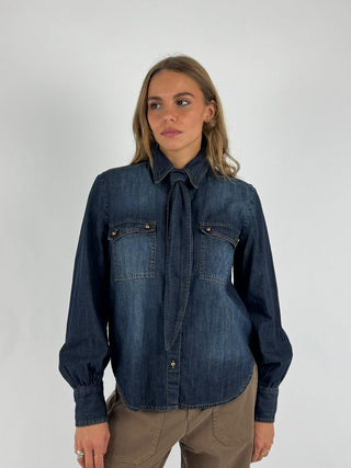 Camicia in jeans con cravatta - W26C355