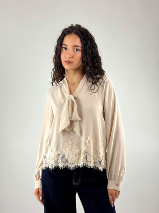 Blusa con inserti in pizzo - K2316N18