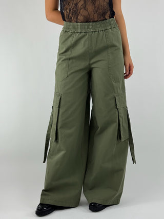 Pantalone con tasconi - HM788