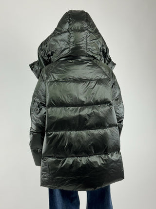 Piumino oversize con cappuccio e spacchi laterali  - KZH-P009
