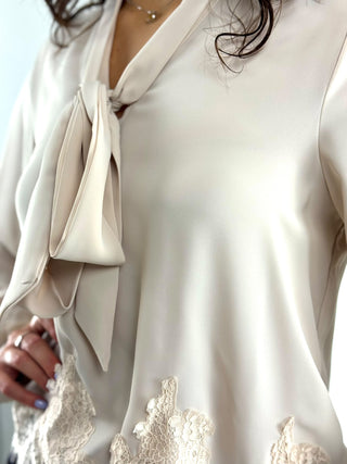 Blusa con inserti in pizzo - K2316N18