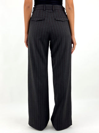 Pantalone gessato a gamba larga  - W26P458