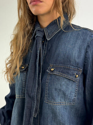 Camicia in jeans con cravatta - W26C355