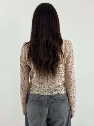 Blusa in pizzo floreale - W26T704