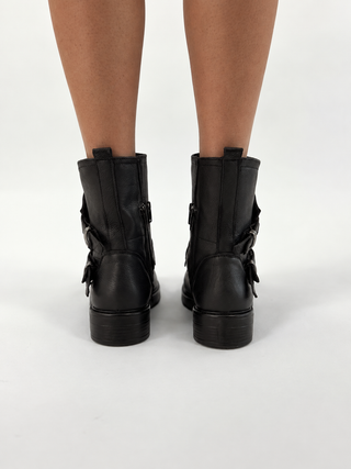Stivaletto basso in pelle - 8443 C3